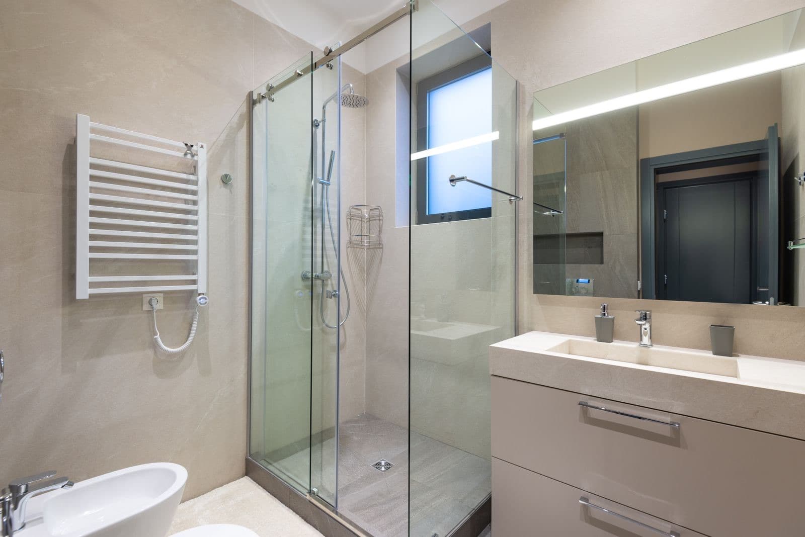 Electrical showers